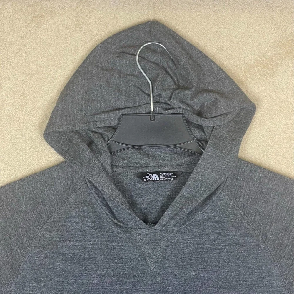 The North‎ Face Mens M Long Sleeve Hoodie Shirt Gray Regular Fit Pouch Pocket